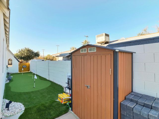 2204 E Whitton Avenue N, Phoenix, AZ 85016