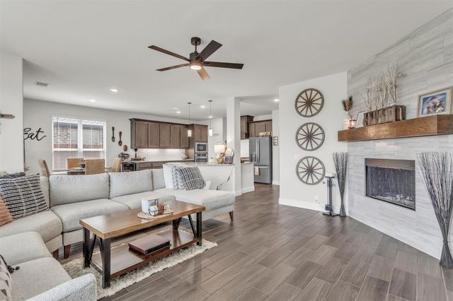 4444 Blue Mist Drive, Fort Worth, TX 76036