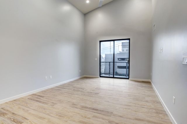 3113 Saint Charles Street 240, Houston, TX 77004