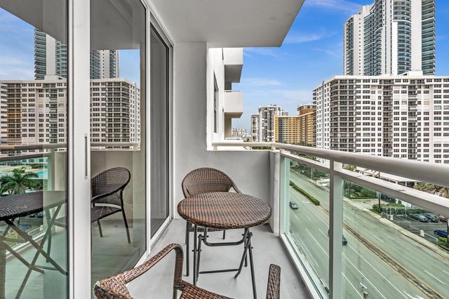 3000 S Ocean Drive 714, Hollywood, FL 33019