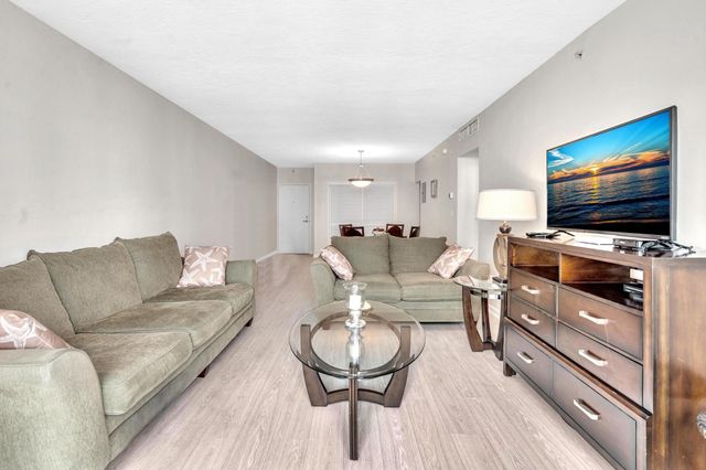 3000 S Ocean Drive 714, Hollywood, FL 33019