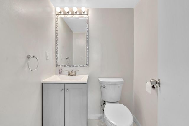 3000 S Ocean Drive 714, Hollywood, FL 33019