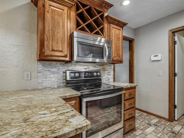 11124 Ashford Drive, Yukon, OK 73099