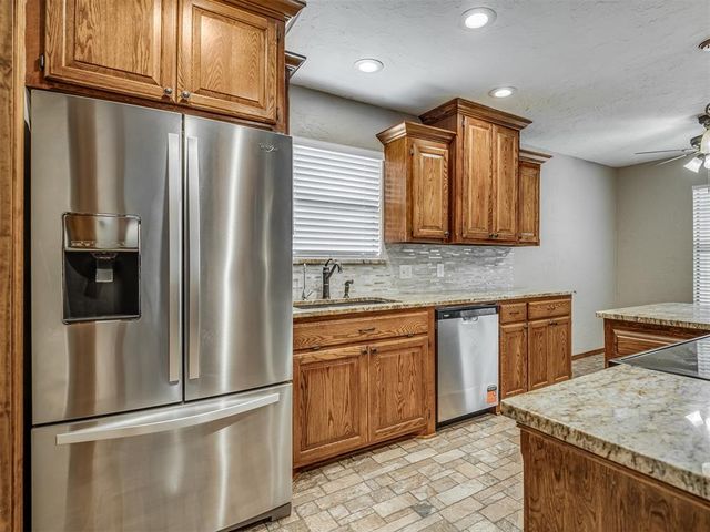 11124 Ashford Drive, Yukon, OK 73099