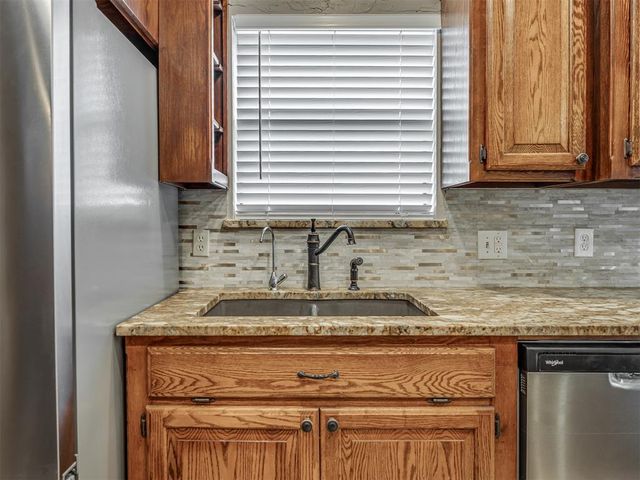 11124 Ashford Drive, Yukon, OK 73099