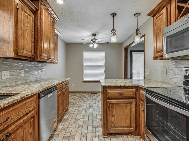 11124 Ashford Drive, Yukon, OK 73099