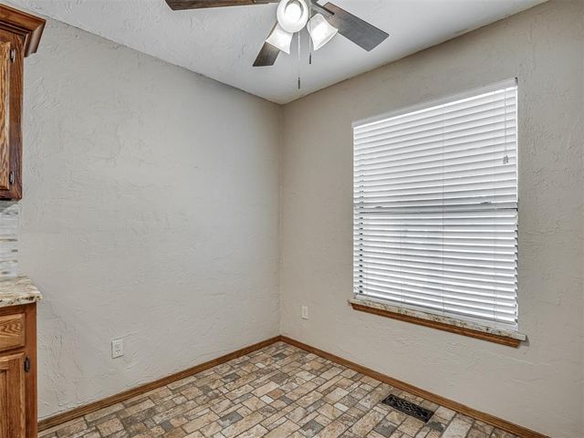 11124 Ashford Drive, Yukon, OK 73099