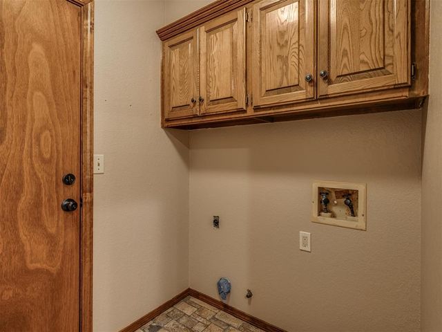 11124 Ashford Drive, Yukon, OK 73099