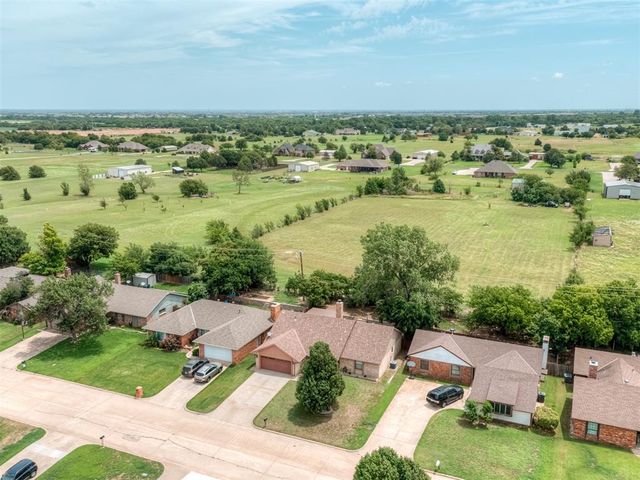 11124 Ashford Drive, Yukon, OK 73099