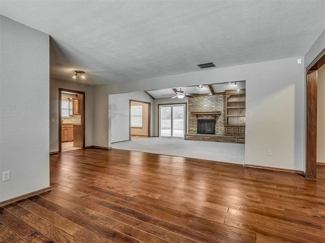 11124 Ashford Drive, Yukon, OK 73099