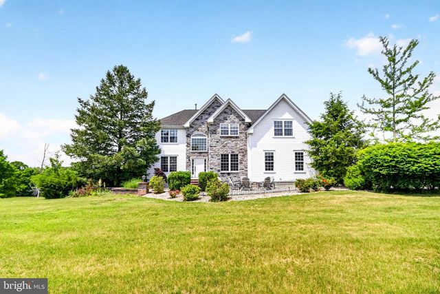 32 FERRIS WHEEL DR, Lambertville, NJ 08530