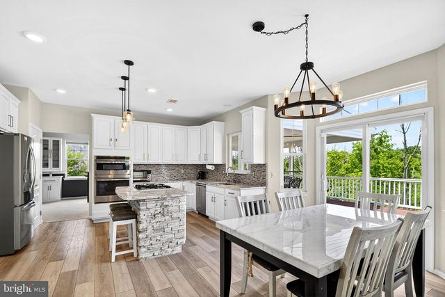 32 FERRIS WHEEL DR, Lambertville, NJ 08530