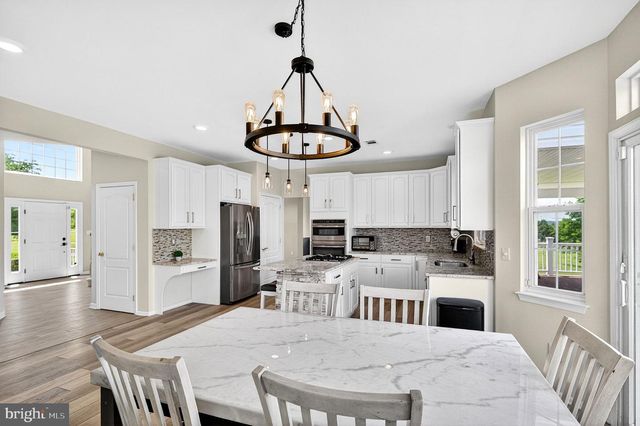 32 FERRIS WHEEL DR, Lambertville, NJ 08530