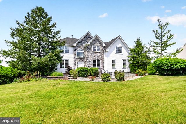 32 FERRIS WHEEL DR, Lambertville, NJ 08530