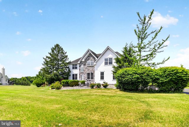 32 FERRIS WHEEL DR, Lambertville, NJ 08530