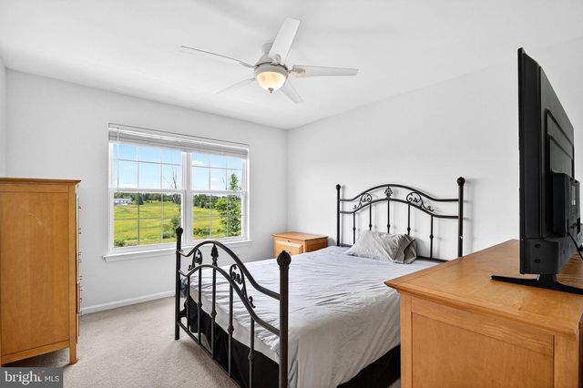 32 FERRIS WHEEL DR, Lambertville, NJ 08530