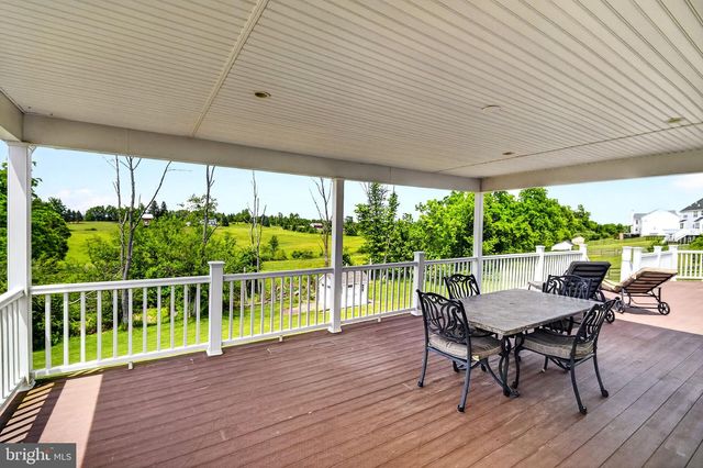 32 FERRIS WHEEL DR, Lambertville, NJ 08530