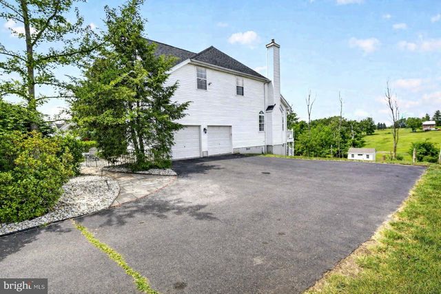 32 FERRIS WHEEL DR, Lambertville, NJ 08530