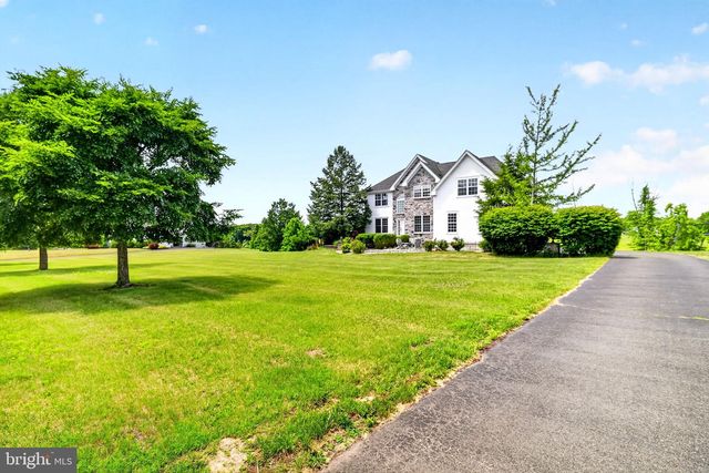 32 FERRIS WHEEL DR, Lambertville, NJ 08530