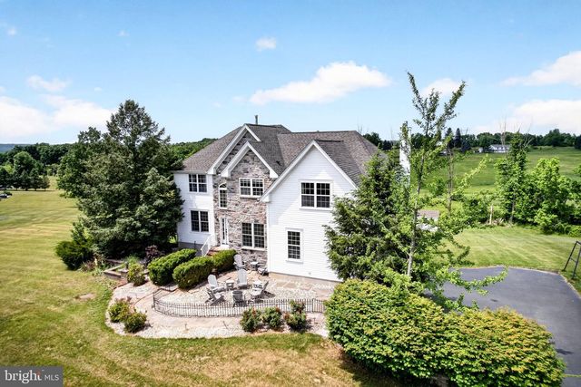 32 FERRIS WHEEL DR, Lambertville, NJ 08530