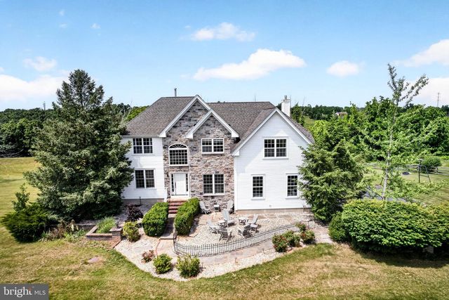 32 FERRIS WHEEL DR, Lambertville, NJ 08530