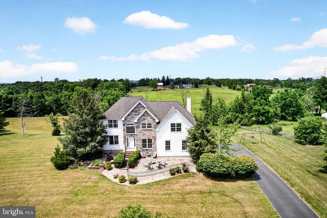 32 FERRIS WHEEL DR, Lambertville, NJ 08530