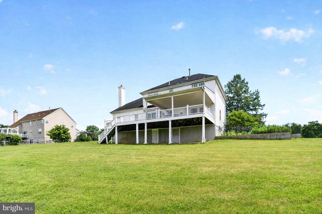 32 FERRIS WHEEL DR, Lambertville, NJ 08530