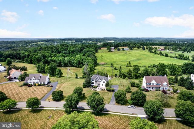 32 FERRIS WHEEL DR, Lambertville, NJ 08530