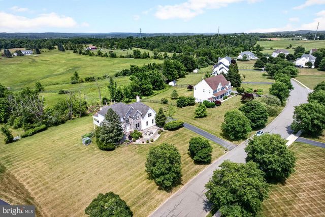 32 FERRIS WHEEL DR, Lambertville, NJ 08530