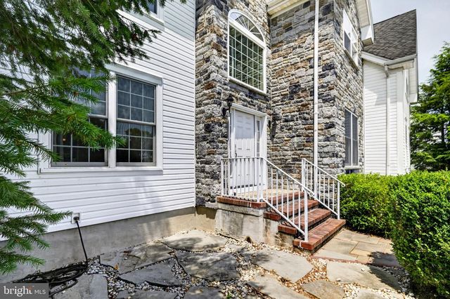 32 FERRIS WHEEL DR, Lambertville, NJ 08530