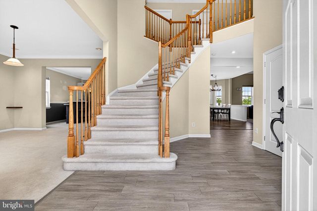 32 FERRIS WHEEL DR, Lambertville, NJ 08530