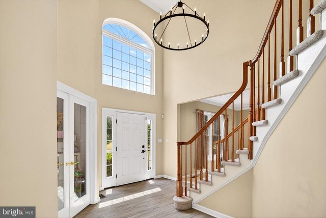 32 FERRIS WHEEL DR, Lambertville, NJ 08530