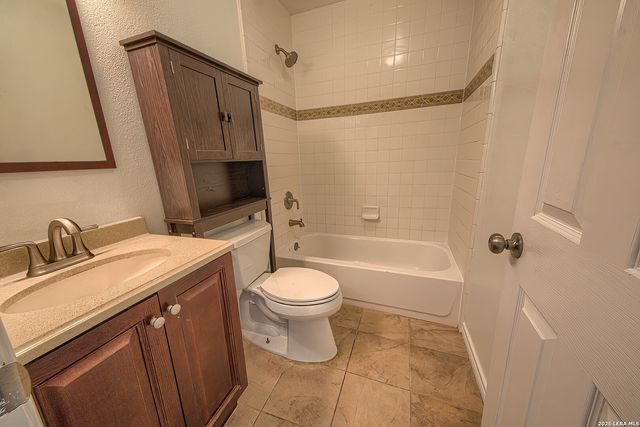 607 Rexford Dr, San Antonio, TX 78216