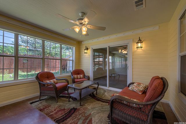 607 Rexford Dr, San Antonio, TX 78216