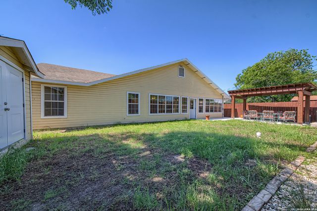 607 Rexford Dr, San Antonio, TX 78216