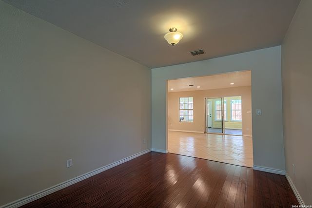 607 Rexford Dr, San Antonio, TX 78216