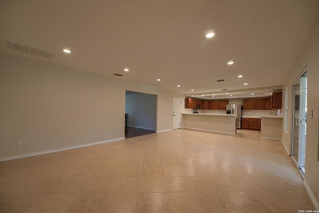 607 Rexford Dr, San Antonio, TX 78216