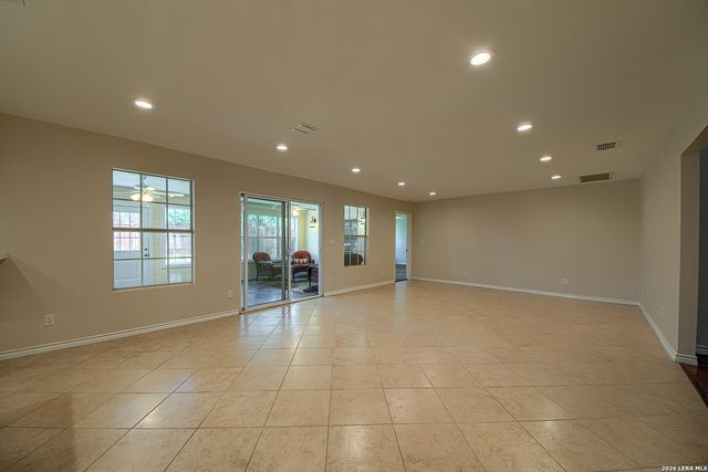 607 Rexford Dr, San Antonio, TX 78216