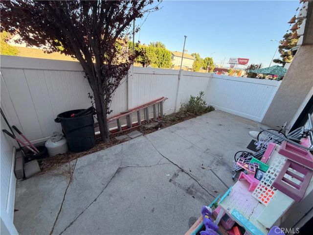 8341 De Soto 10, Canoga Park, CA 91304