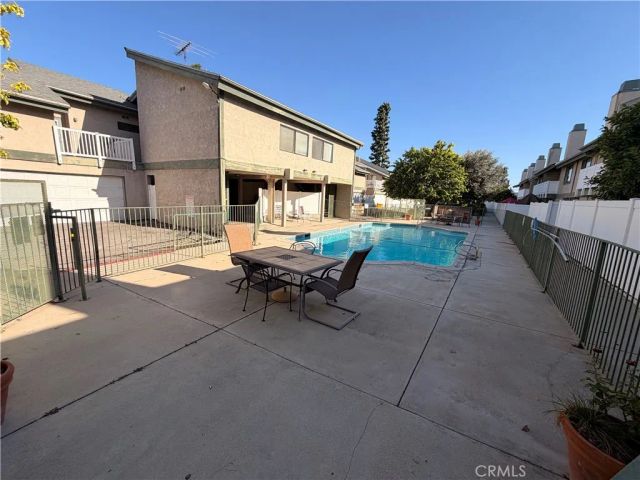 8341 De Soto 10, Canoga Park, CA 91304