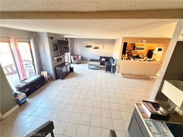 8341 De Soto 10, Canoga Park, CA 91304