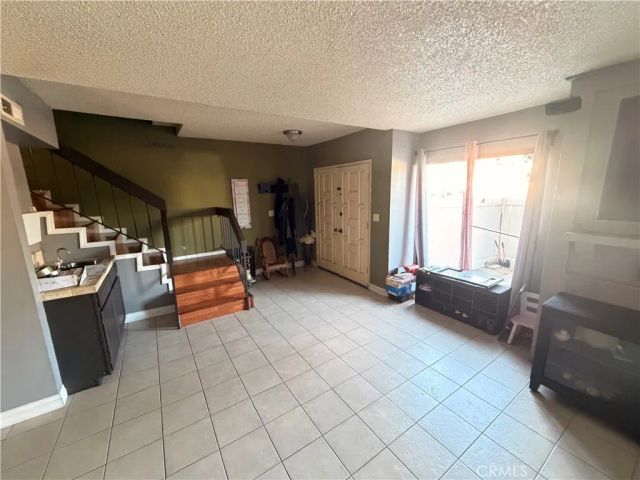 8341 De Soto 10, Canoga Park, CA 91304
