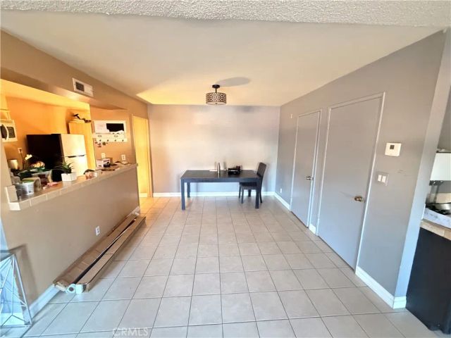 8341 De Soto 10, Canoga Park, CA 91304