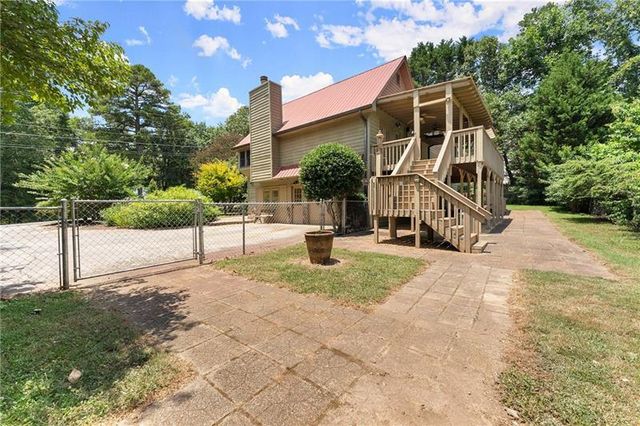 735 Calhoun Road, Dahlonega, GA 30533