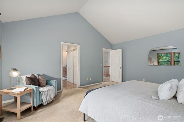 2825 NW Pine Cone Drive, Issaquah, WA 98027