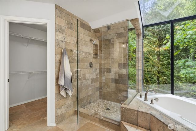 2825 NW Pine Cone Drive, Issaquah, WA 98027