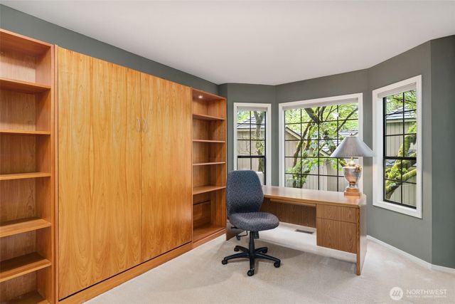 2825 NW Pine Cone Drive, Issaquah, WA 98027