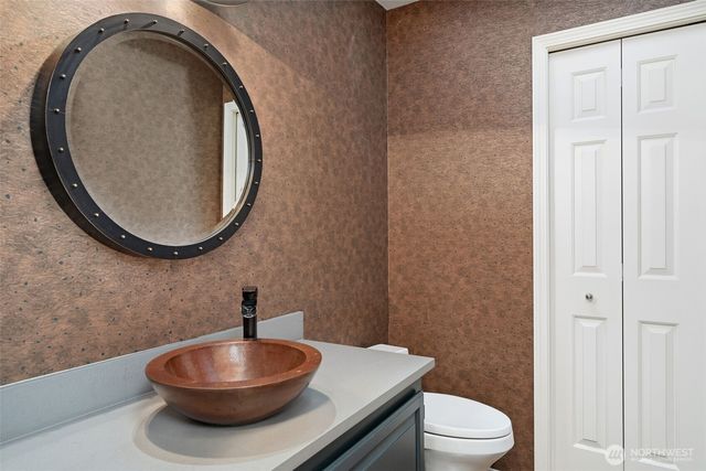 2825 NW Pine Cone Drive, Issaquah, WA 98027
