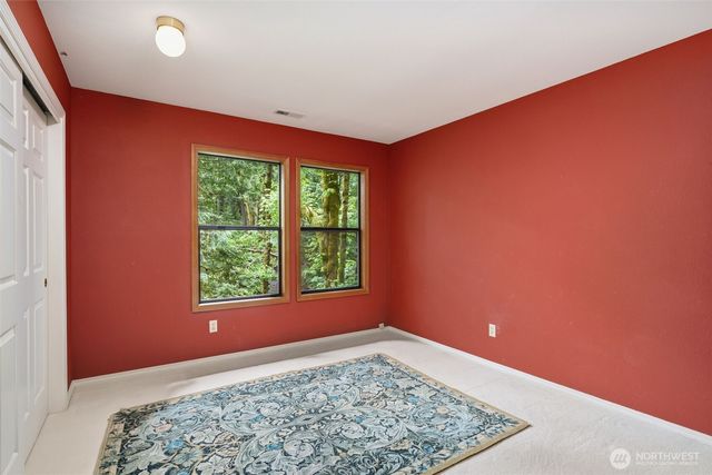 2825 NW Pine Cone Drive, Issaquah, WA 98027