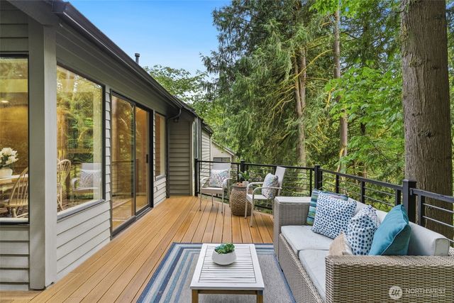 2825 NW Pine Cone Drive, Issaquah, WA 98027